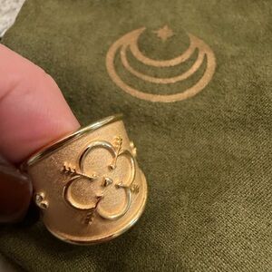 Jane win LOVE cigar band size 8